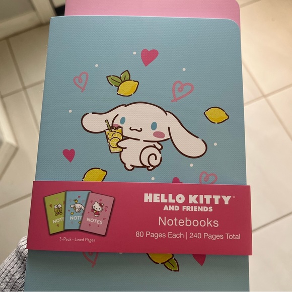 HELLO KITTY notebooks 🩷 - Picture 3 of 4